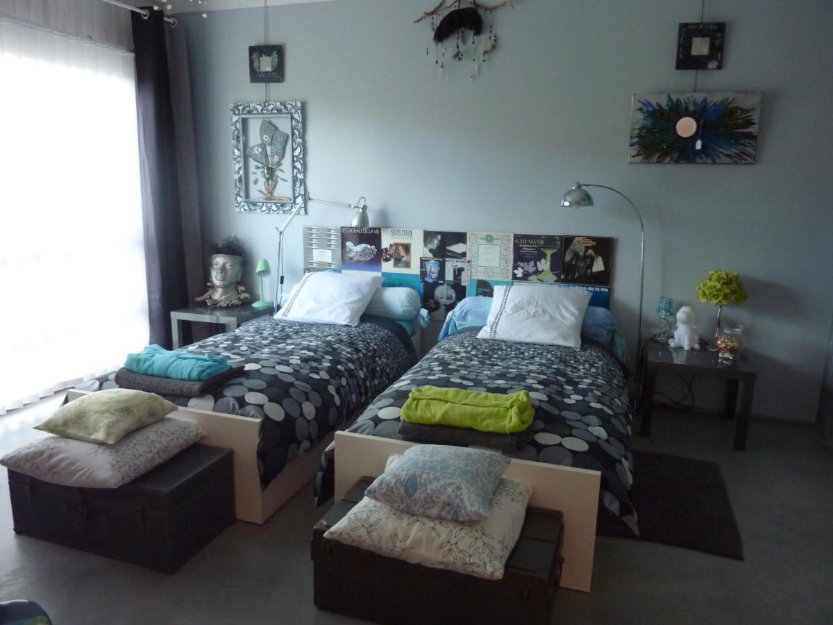 Loft Atypique Bed and Breakfast Villeneuve-de-Rivière Exteriör bild