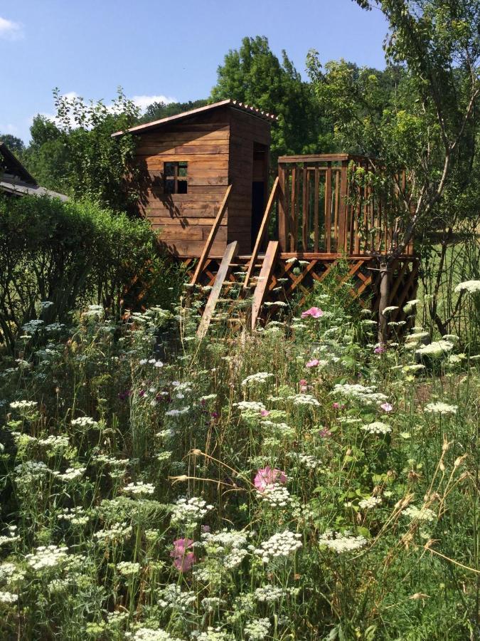 Loft Atypique Bed and Breakfast Villeneuve-de-Rivière Exteriör bild