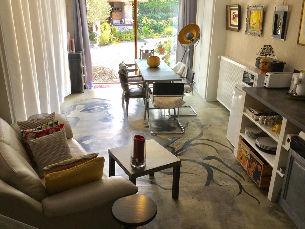 Loft Atypique Bed and Breakfast Villeneuve-de-Rivière Exteriör bild